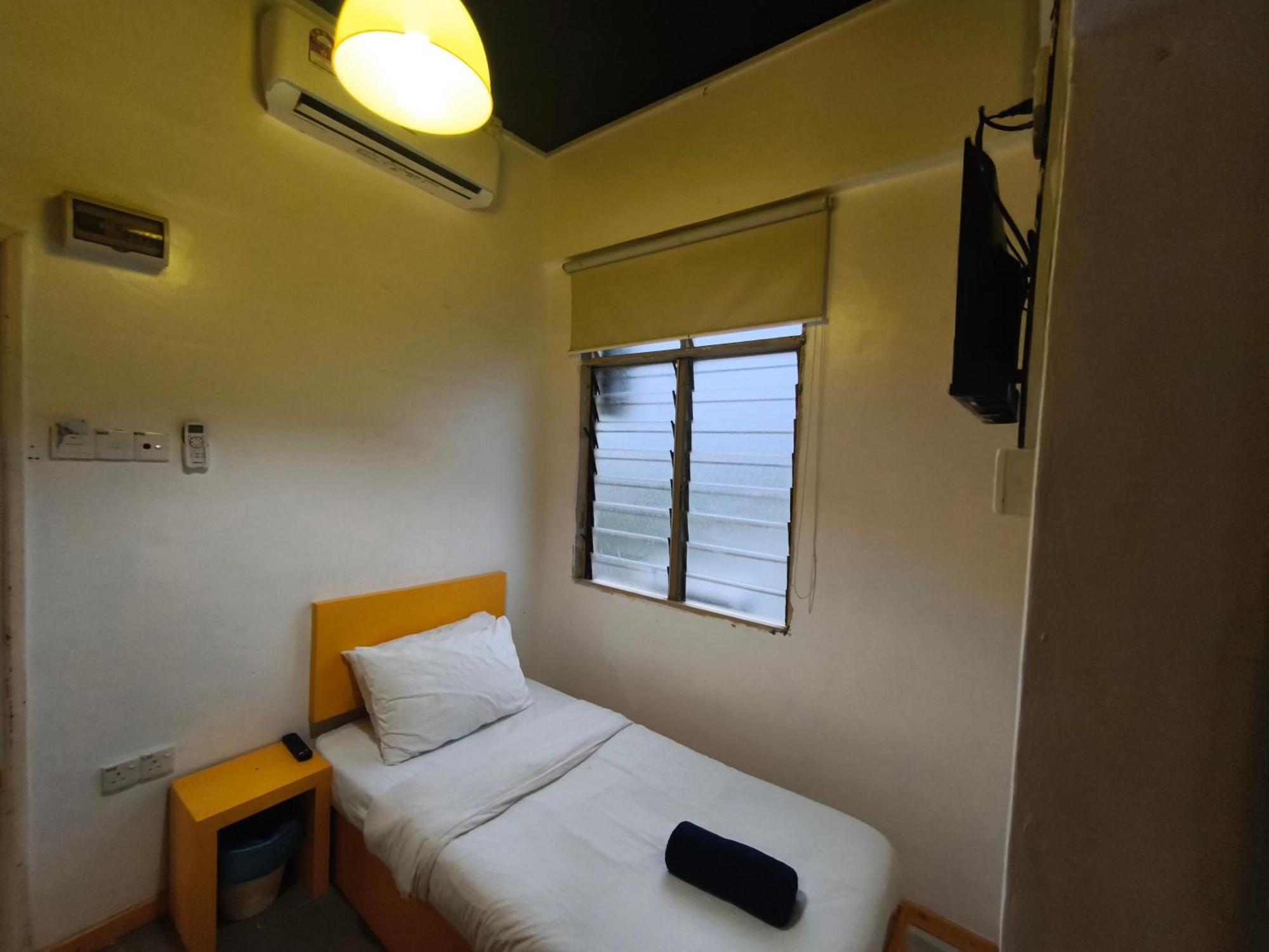 The Serai Cottage Transit Hotel Kampong Gong Badak Rum bild