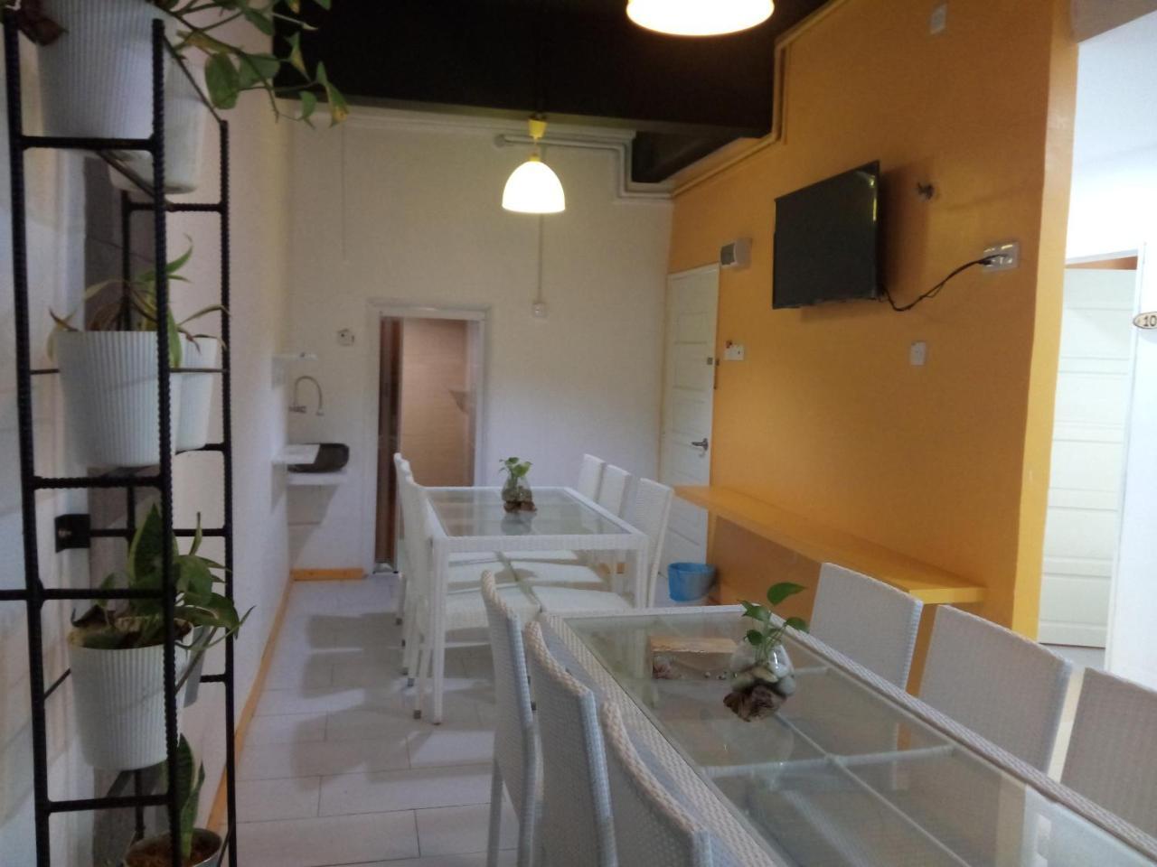The Serai Cottage Transit Hotel Kampong Gong Badak Exteriör bild