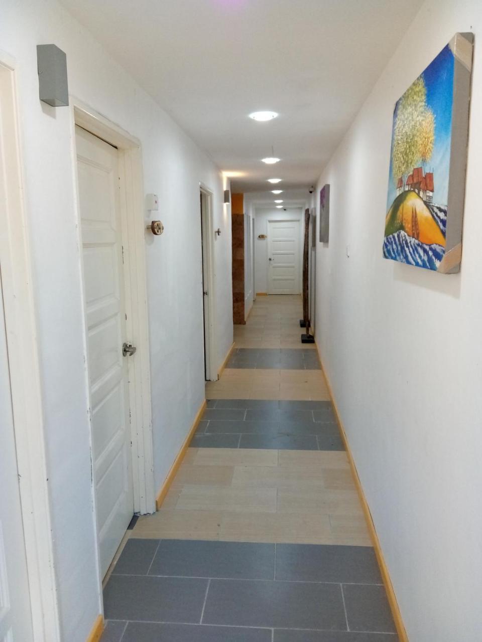 The Serai Cottage Transit Hotel Kampong Gong Badak Exteriör bild